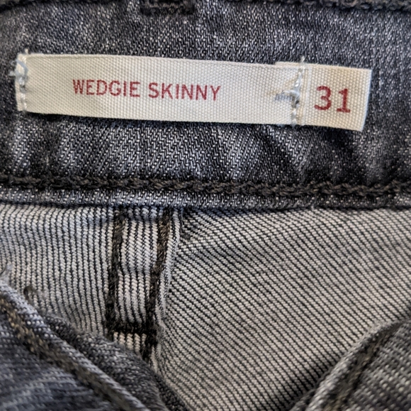 Levi's Wedgie Skinny High Rise Button Fly Ankle Jeans Washed Black raw hem Sz 31 - Picture 6 of 8